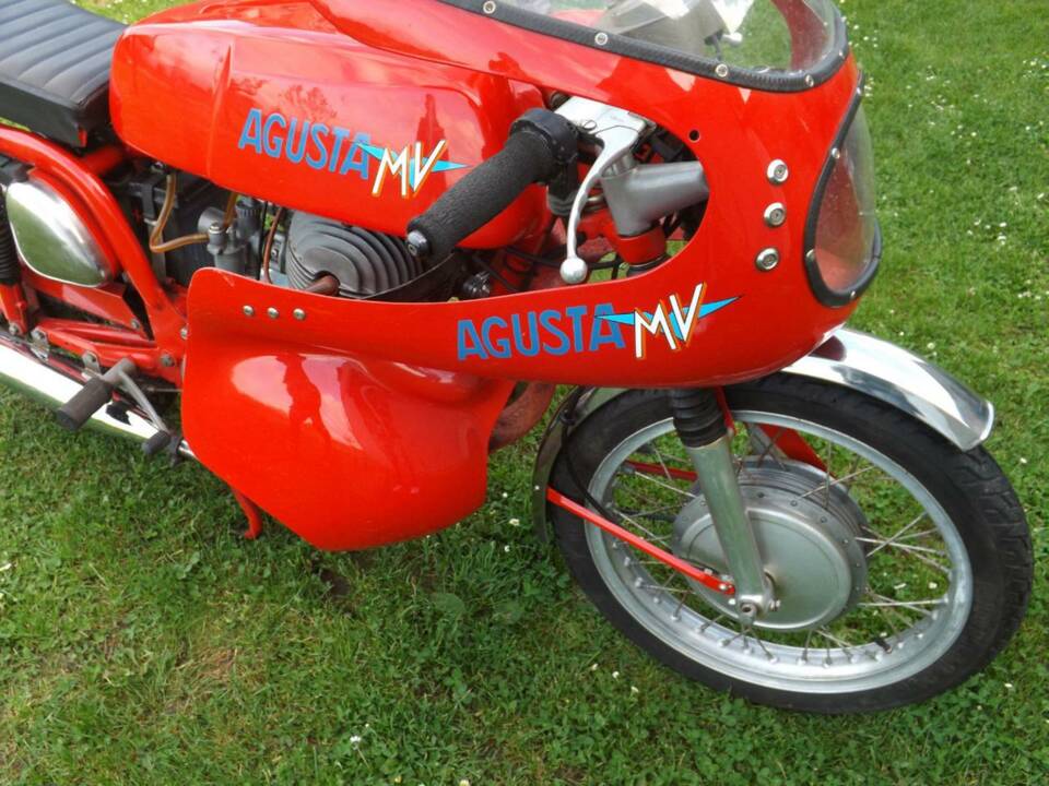 Image 43/50 de MV Agusta 350 S (1972)