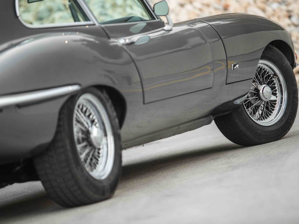 Immagine 38/88 di Jaguar E-Type (2+2) (1968)