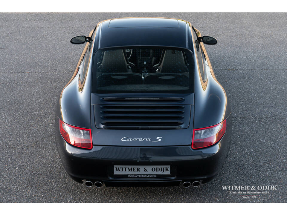 Image 2/34 of Porsche 911 Carrera S (2005)