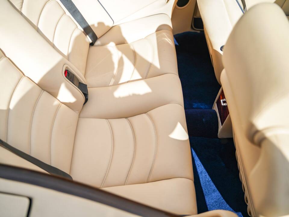Bild 43/50 von Bentley Azure (2001)