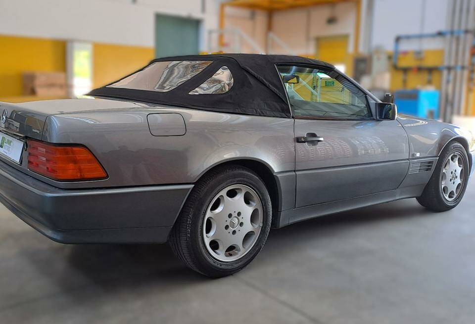 Image 7/50 de Mercedes-Benz 300 SL-24 (1992)