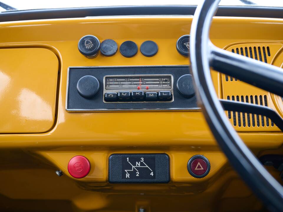 Image 32/45 of Volkswagen Käfer 1200 Jeans (1974)