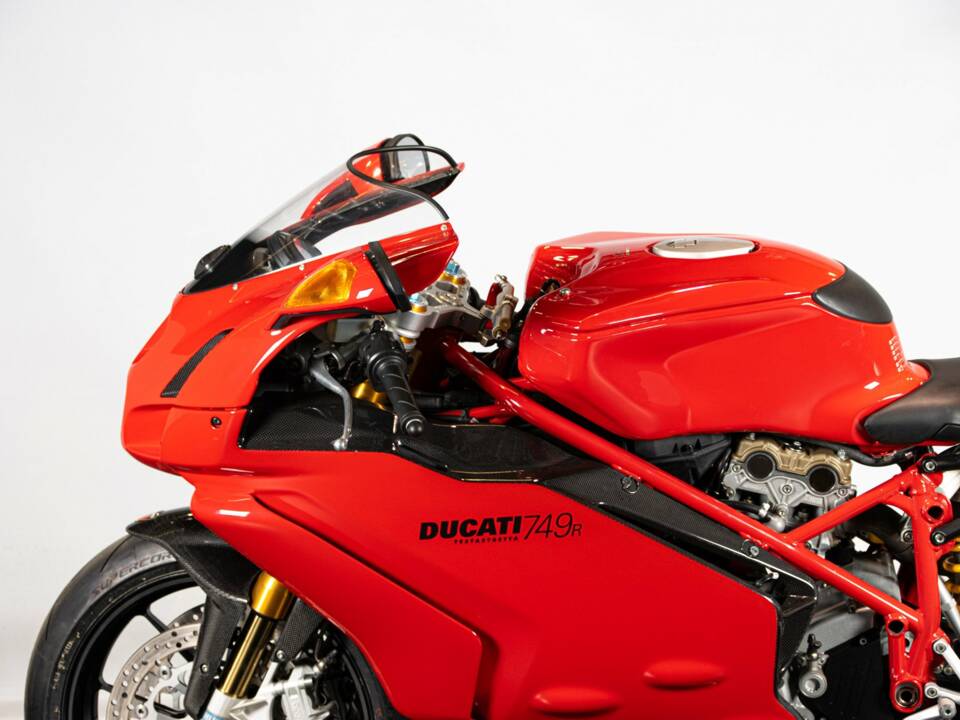 Image 22/50 of Ducati DUMMY (2004)