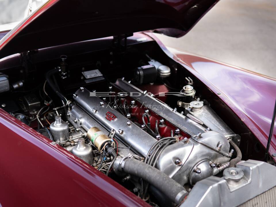 Image 32/32 de Jaguar XK 140 OTS (1955)