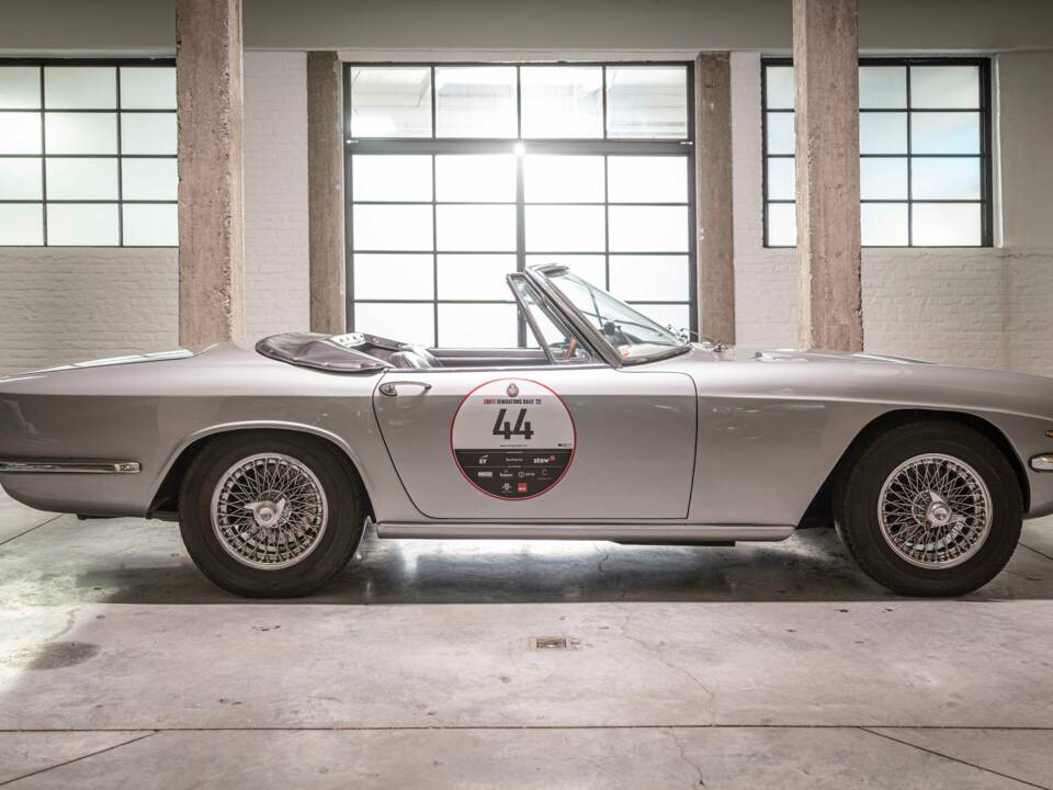 Image 2/42 of Maserati Mistral 3500 Spyder (1964)