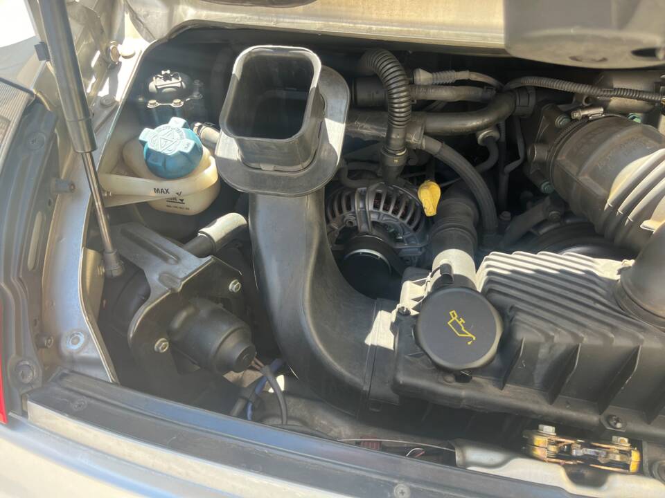 Image 35/39 of Porsche 911 Carrera 4S (2002)