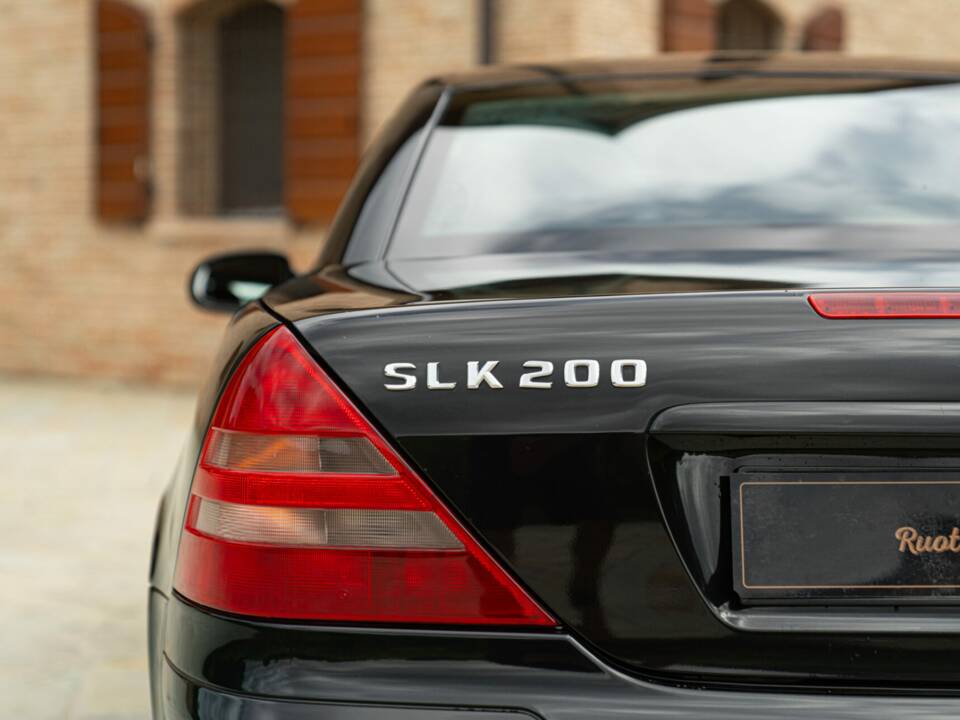 Afbeelding 14/50 van Mercedes-Benz SLK 200 (1998)