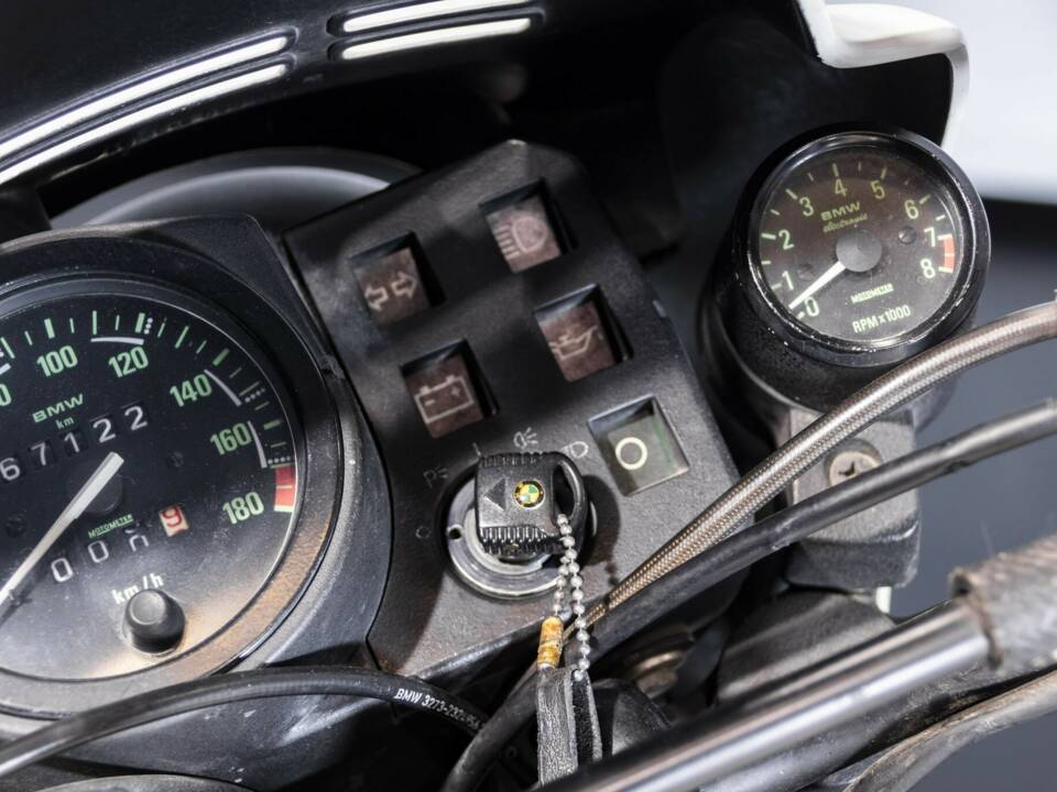 Bild 32/50 von BMW DUMMY (1985)