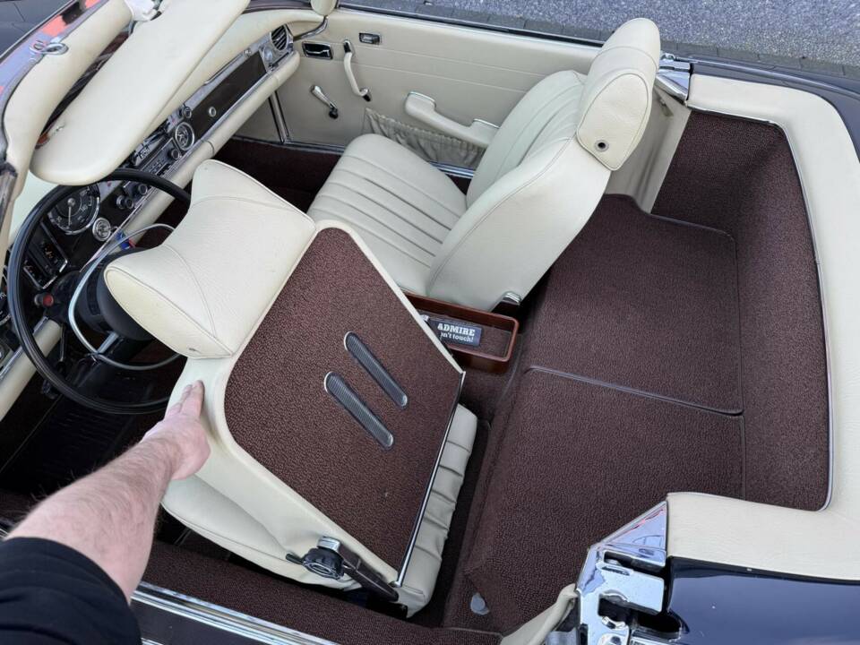 Bild 24/38 von Mercedes-Benz 280 SL (1969)