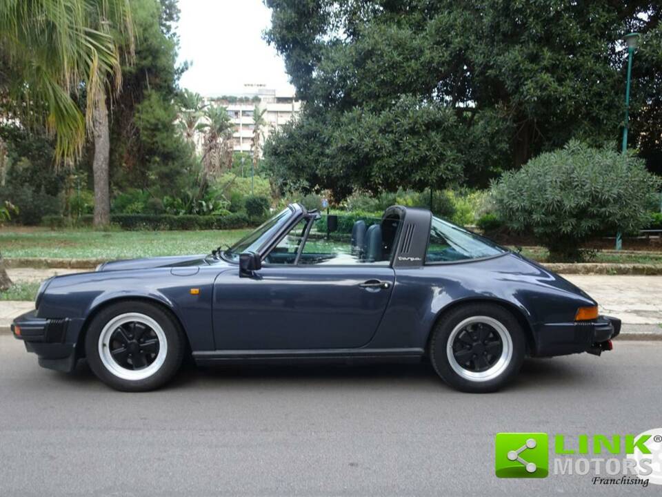 Image 9/10 of Porsche 911 Carrera 3.2 (1988)