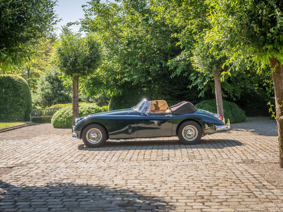 Image 11/37 of Jaguar XK 150 3.8 S OTS (1959)