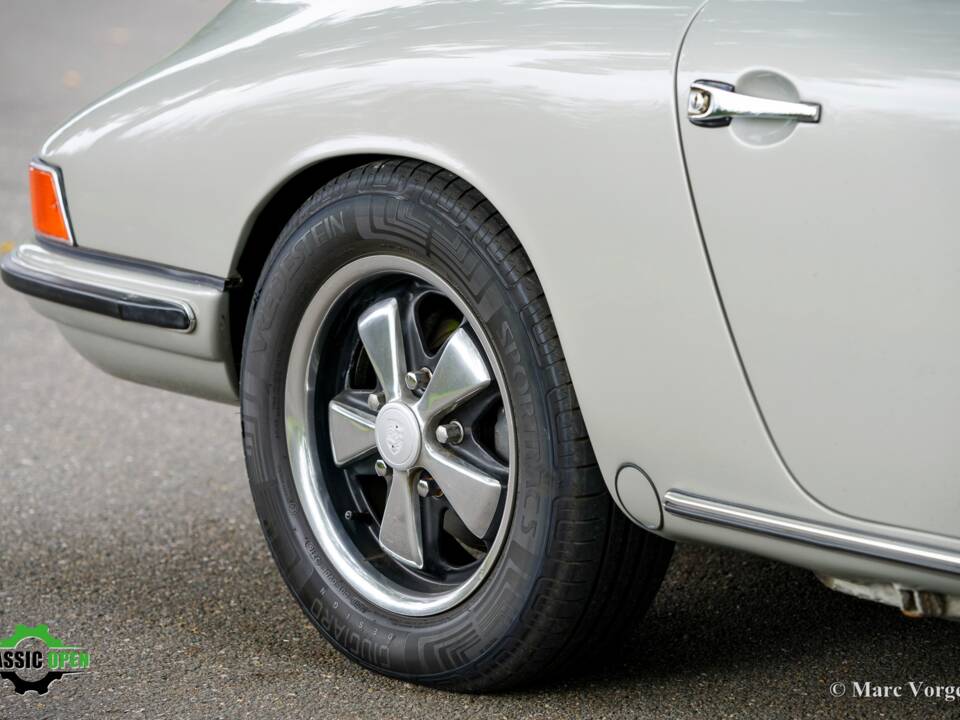 Image 42/57 of Porsche 911 2.0 (1968)