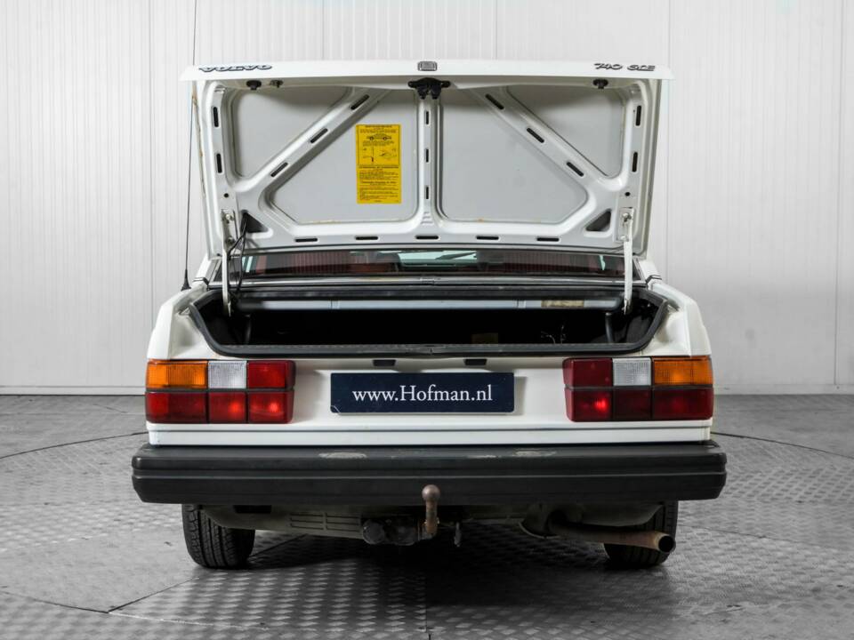 Image 41/50 de Volvo 740 (1984)