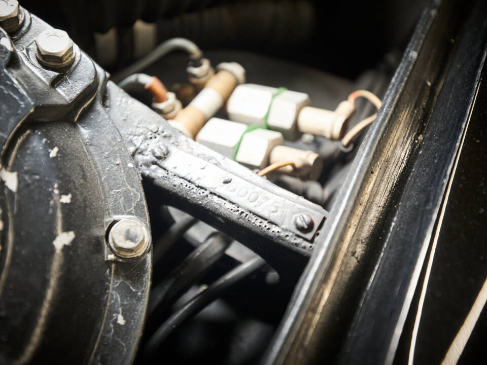 Image 87/99 of Rolls-Royce Corniche I (1979)