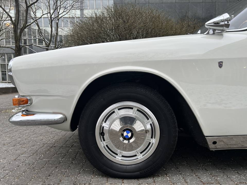 Image 11/29 of BMW 3200 CS (1964)