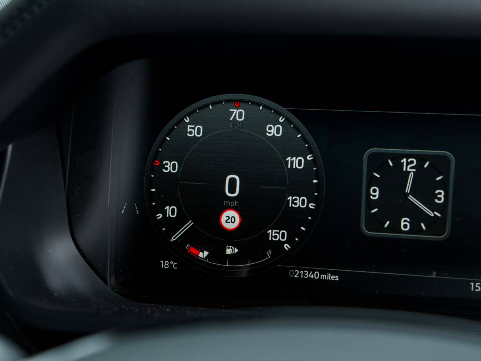 Image 28/61 de Land Rover Defender 110 D200 AWD (2023)