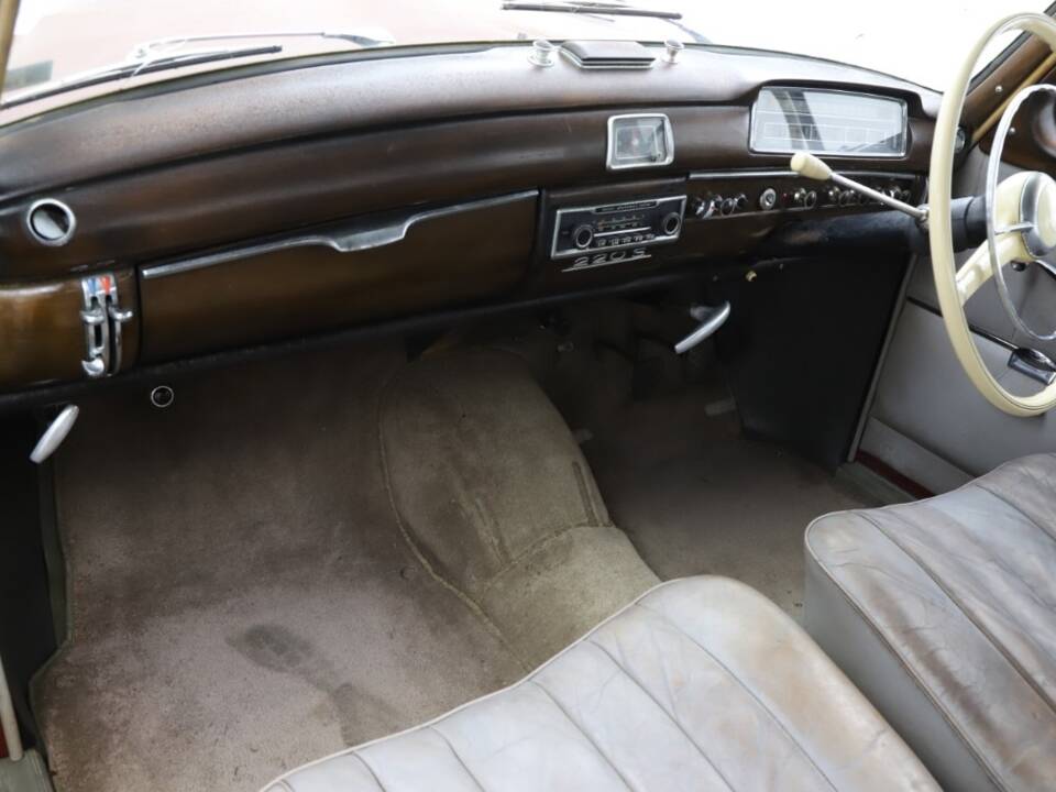 Immagine 14/34 di Mercedes-Benz 220 S (1957)