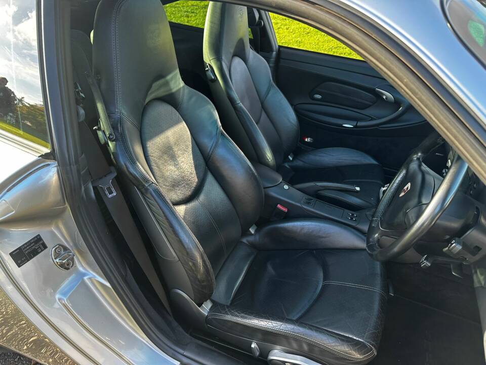Image 25/54 de Porsche 911 Carrera (2003)