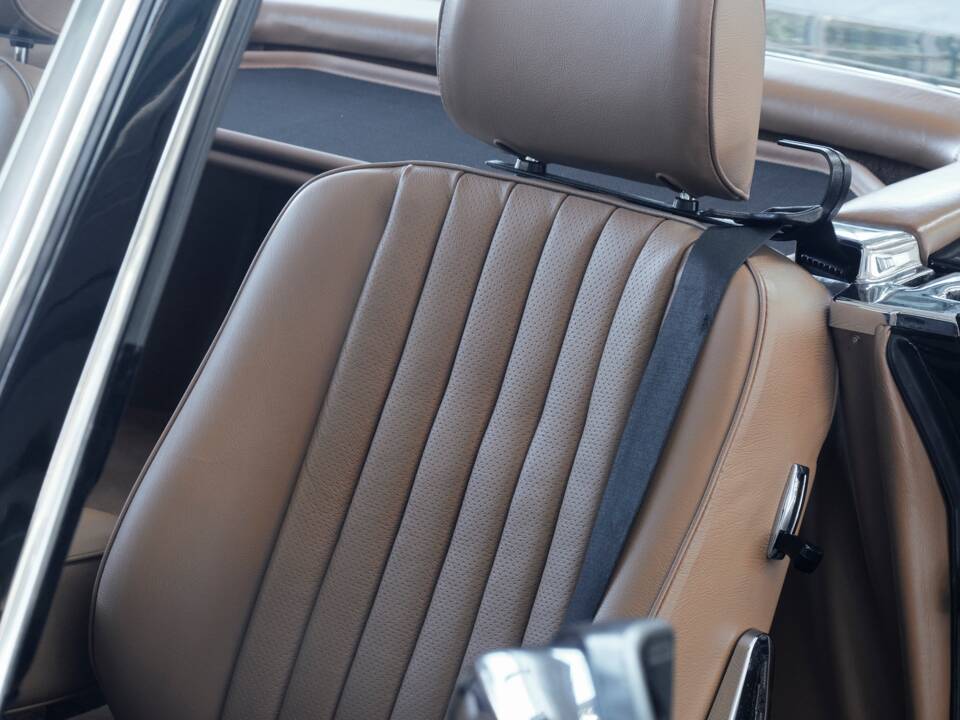 Image 46/50 de Mercedes-Benz 560 SL (1989)