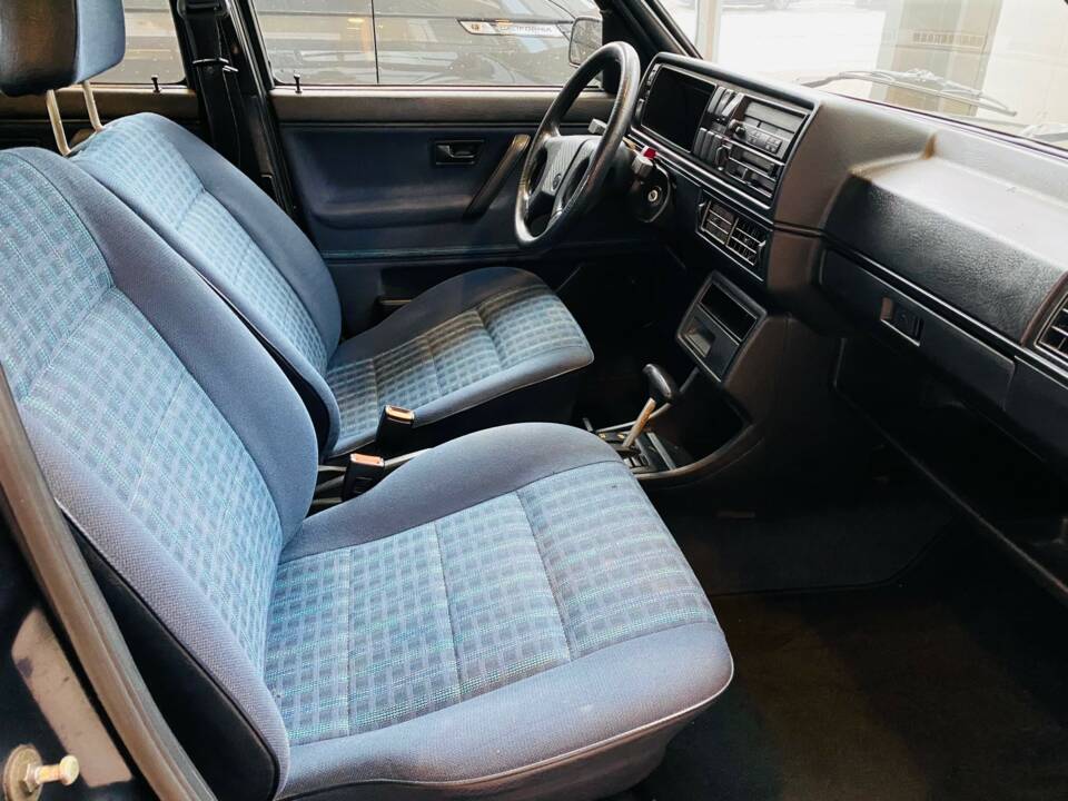 Immagine 10/11 di Volkswagen Golf Mk II 1.6 (1990)