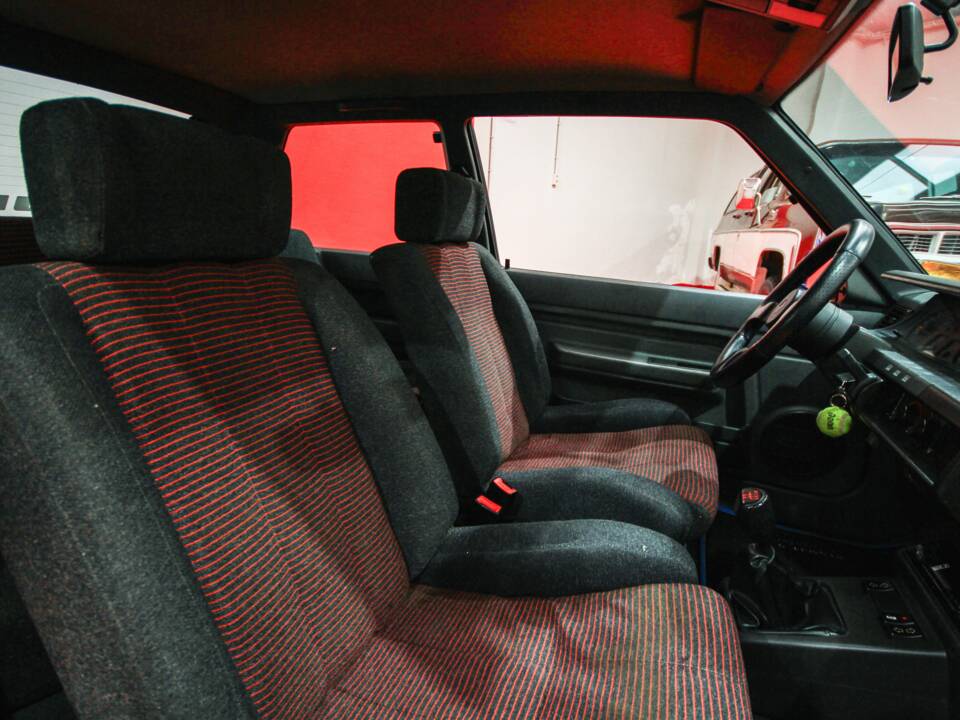 Bild 13/16 von Renault R 5 GT Turbo (1988)