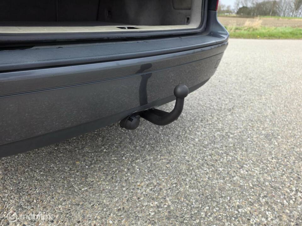 Image 14/33 de Volvo V50 2.4 (2005)