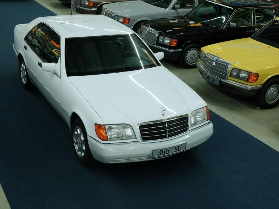 Bild 1/50 von Mercedes-Benz 300 SE (1992)