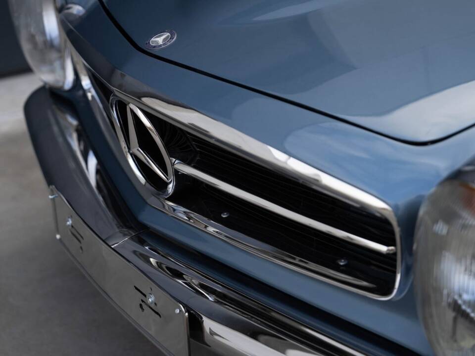 Immagine 29/93 di Mercedes-Benz 230 SL (1965)