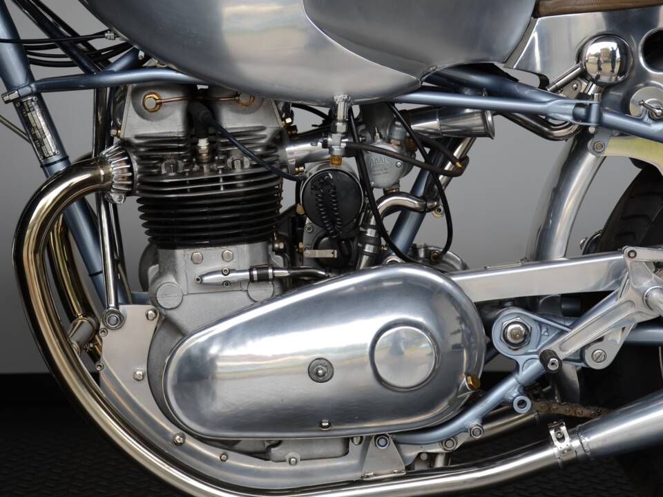Image 26/42 of Royal Enfield 700 Silver Shotgun (1955)