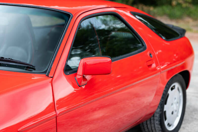 Image 16/50 of Porsche 928 S (1986)