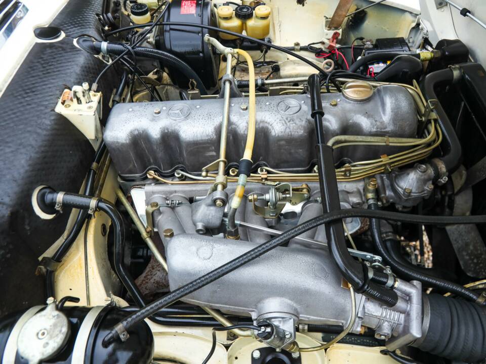 Image 38/50 de Mercedes-Benz 280 SL (1971)