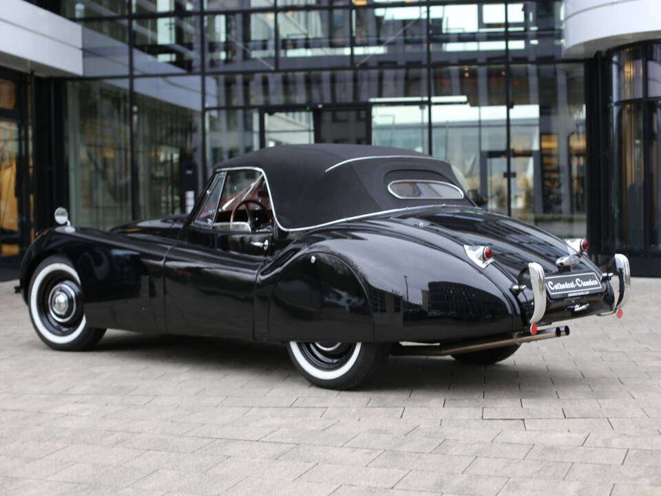 Immagine 9/40 di Jaguar XK 120 DHC (1953)