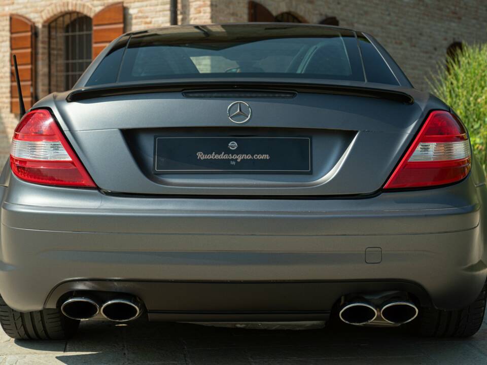 Image 19/50 de Mercedes-Benz SLK 55 AMG (2005)