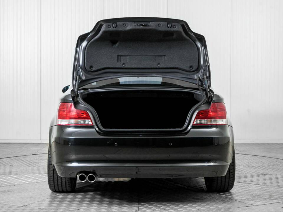 Image 45/50 of BMW 125i (2008)