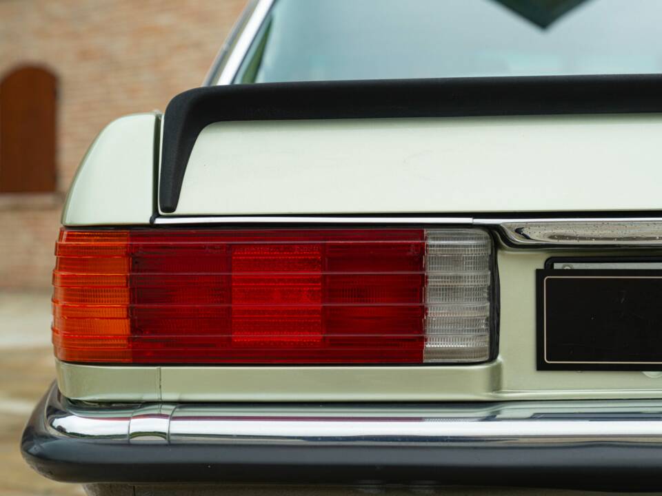 Image 20/50 de Mercedes-Benz 500 SLC (1984)