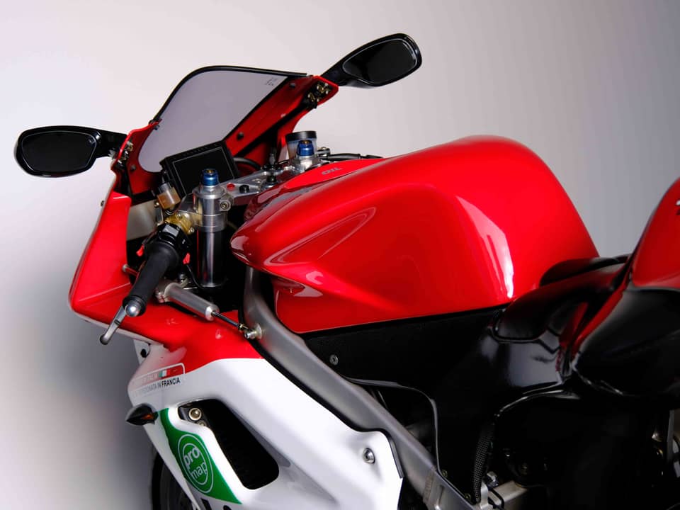 Image 66/94 of Bimota 500 V-Due (2003)