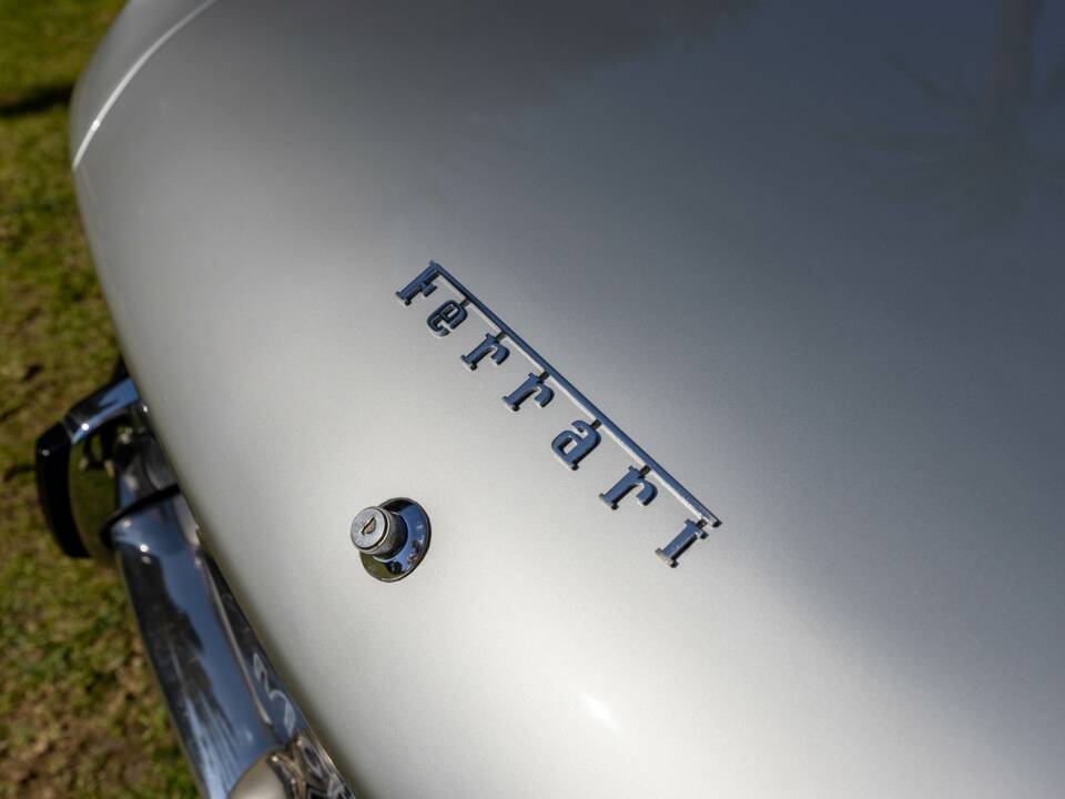 Imagen 28/47 de Ferrari 330 GT 2+2 (1964)