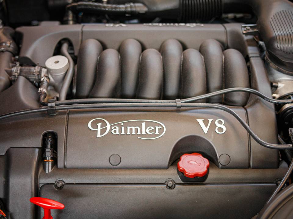 Image 26/50 of Daimler Super V8 (1999)