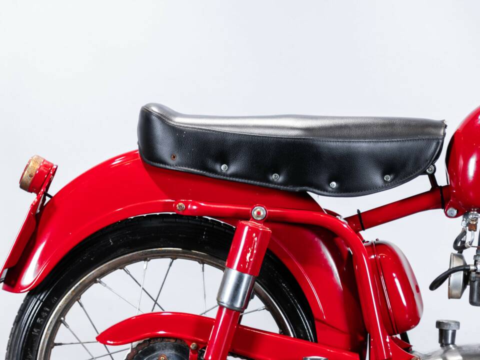 Image 9/27 of MV Agusta DUMMY (1955)