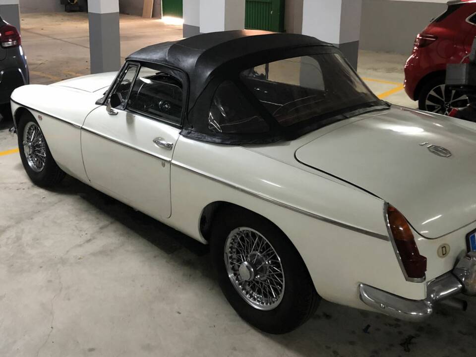 Image 7/7 de MG MGB (1964)
