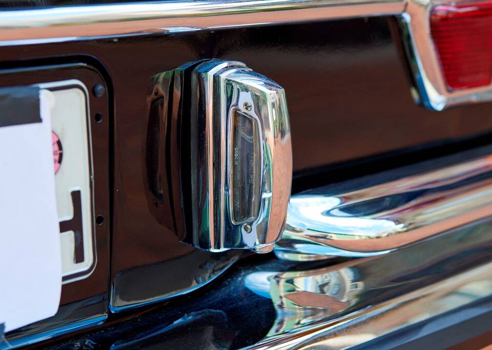 Image 40/188 of Mercedes-Benz 280 SE 3,5 (1971)