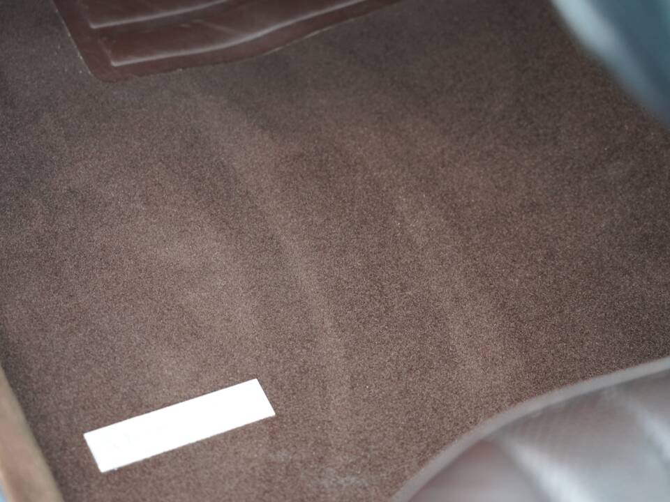 Image 7/17 of Mercedes-Benz 420 SL (1986)