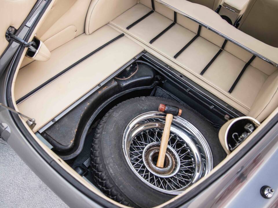 Immagine 50/88 di Jaguar E-Type (2+2) (1968)