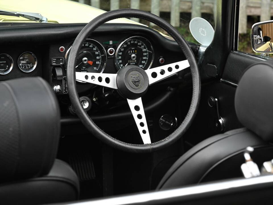Bild 38/50 von Jaguar E-Type V12 (1973)