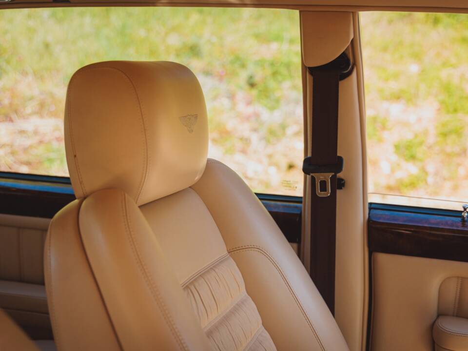 Bild 40/50 von Bentley Brooklands R Mulliner (1998)