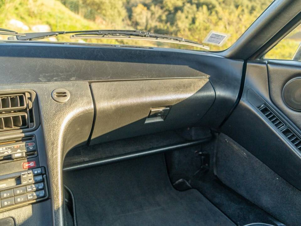 Image 19/30 of Porsche 928 S4 (1989)