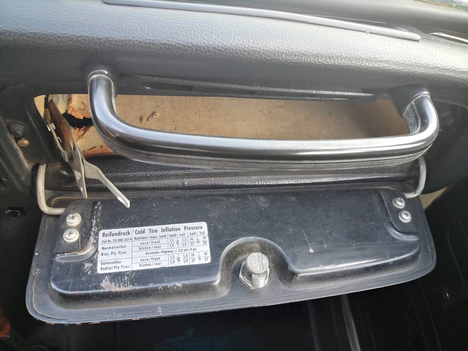Bild 130/160 von Volkswagen Käfer 1300 (1971)