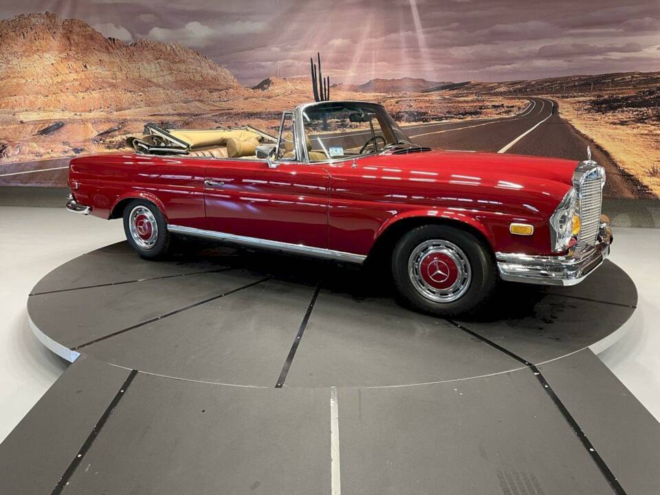 Image 14/36 of Mercedes-Benz 280 SE (1969)