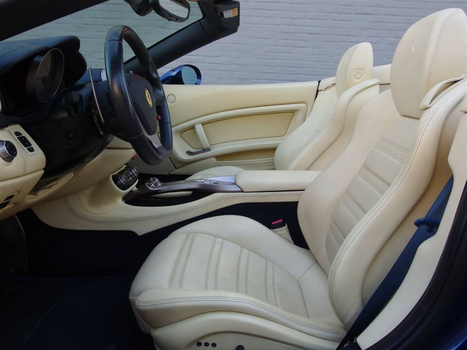 Bild 57/99 von Ferrari California (2009)