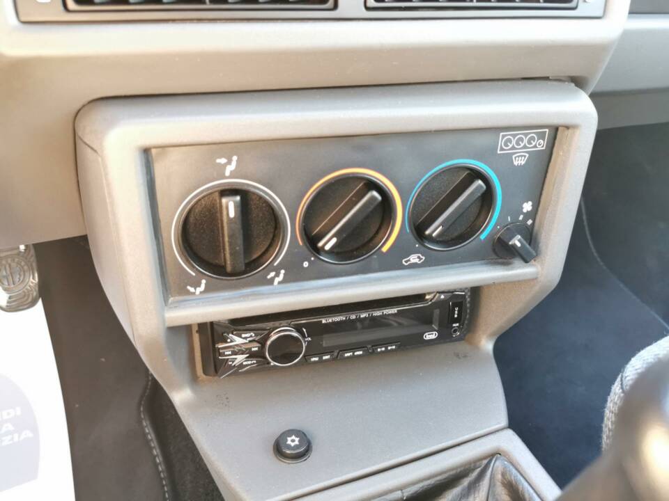 Image 13/45 of Alfa Romeo 75 1.8 (1987)